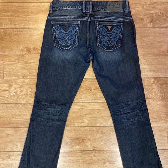 Blue Jeans - Picture 4 of 6